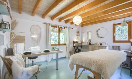 Blooming Beauty : Manucure à Menthonnex-en-Bornes