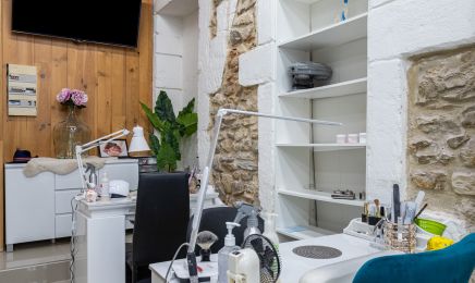 Bang Nails - République : Coiffeur à Nîmes