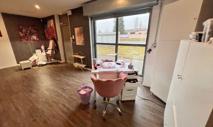 Débo's'Ongles : Institut de beauté à Saint-Romain-de-Jalionas