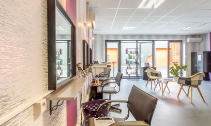 Coiffure S’Tifany / Expert en Balayages : Barbier à La Ville-aux-Dames