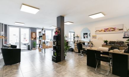 Au petit salon  : Coiffeur à Castets