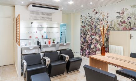 John THOMAS  : Coiffeur à Vichy