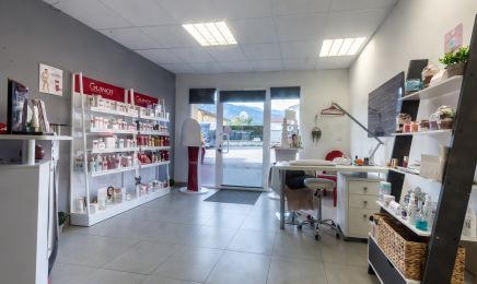 L’Amande Douce : Manucure à Cessy