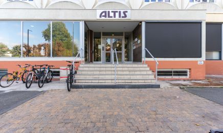 L'Atelier Institut : Manucure à Le Plessis-Bouchard