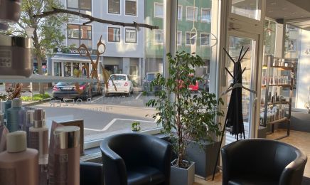 Alexander Oezer: Friseur in Düren