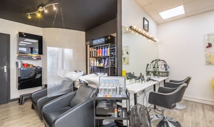Au 84 - ARTISAN COIFFEUR AGRÉE : Coiffeur à Paris