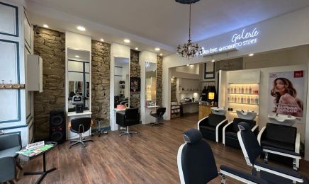 La Bien Être Galerie By Roberto Stari : Coiffeur à Tenay