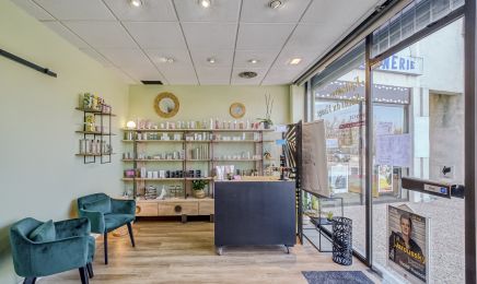 Brin de beauté : Manucure à Montrabé