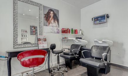 Hair Story - Les Jolies Filles  : Coiffeur à Villejuif