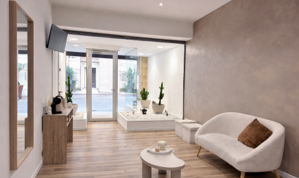 June beauty  : Manucure à Martigues