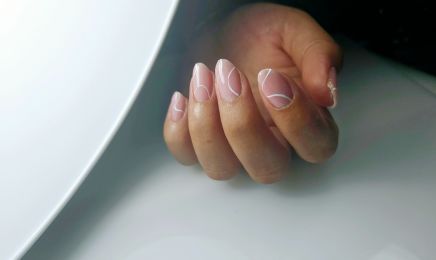 NBM & Co - Ongles et Formations : Manucure à Vercel-Villedieu-le-Camp
