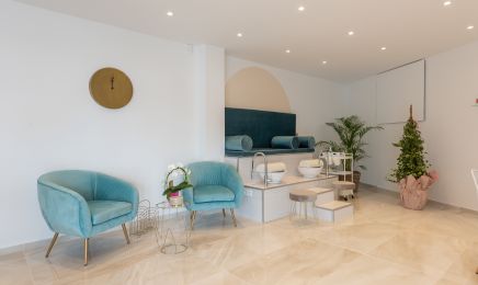 Beauty concept : Manucure à Saint-Quentin