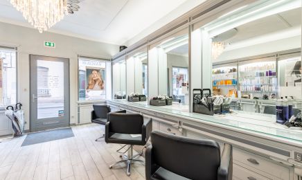Vanessa Dumont Coiffure : Manucure à Le Havre