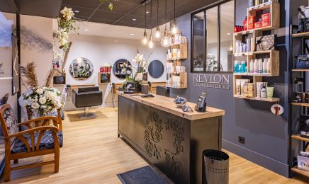 Aurore Styliste Visagiste & Barbier : Coiffeur à Lanvallay