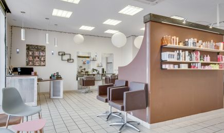 Le Salon by M : Institut de beauté à Montayral