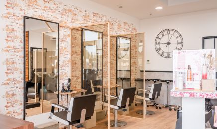 Le Miroir by Laëtitia : Coiffeur à Nueil-les-Aubiers