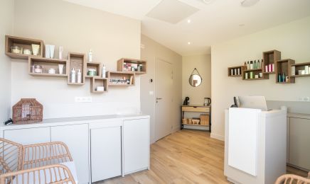 Spa Amara - Lycée Saint-Joseph l'Amandier : Manucure à Saint-Yrieix-sur-Charente
