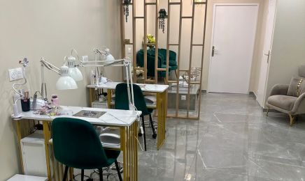 Glow Up - Coiffure & Esthétique : Manucure à Nice