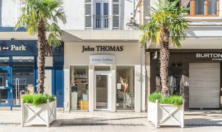 John THOMAS  : Coiffeur à Vichy