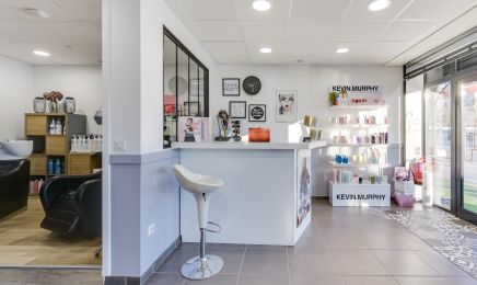 Suzann John : Barbier à La Teste-de-Buch