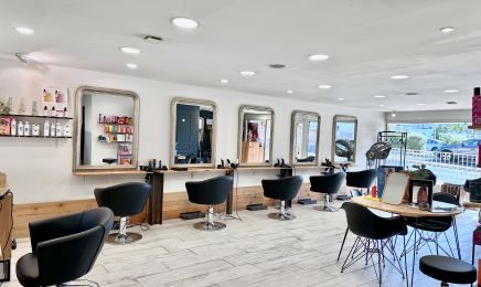 Distroy Coiffure & Barbier By Julie : Coiffeur à Rousset