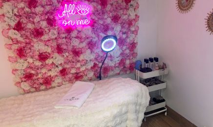 Cocooning Beauty : Manucure à La Grande-Motte