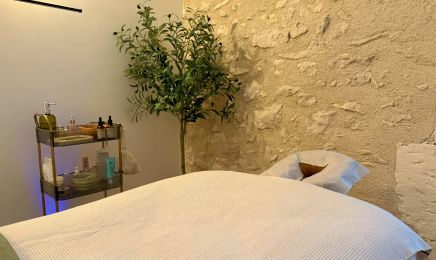 Amologie - centre bien être et beauté - Saint-Rémy-de-Provence : Coiffeur à Saint-Rémy-de-Provence