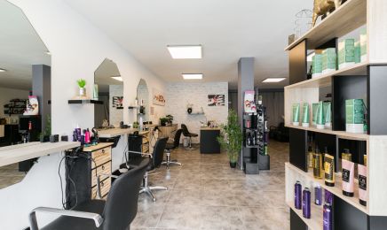 Au petit salon  : Coiffeur à Castets