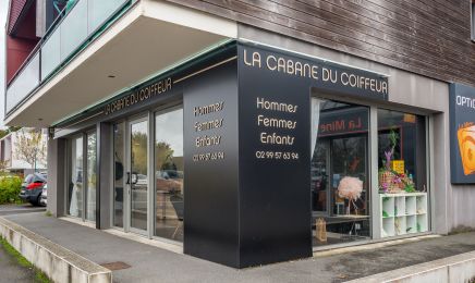 La Cabane du Coiffeur & Juste un Instant (Prothésiste Ongulaire) : Coiffeur à Pont-Péan
