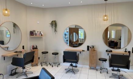 STUDIO KM (anciennement Jeux d'apparence) : Coiffeur à Saint-Germain-du-Puy