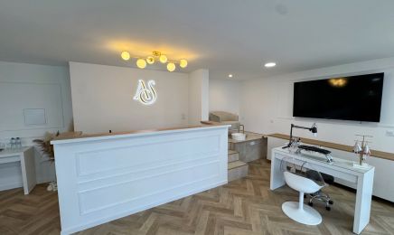 Sili Naills chez As Esthetic Academy  : Manucure à Saint-Étienne