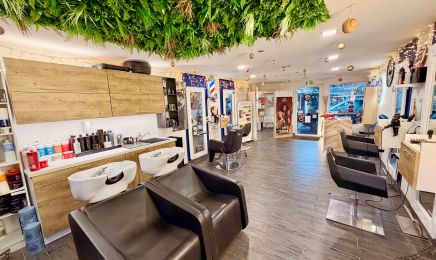 Rien que du Bonheur  : Coiffeur à Vernet