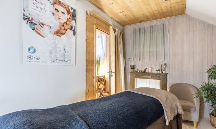 Ajna beaute : Institut de beauté à Combloux