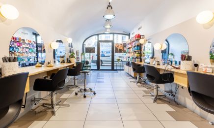 Octobre  : Coiffeur à Caen