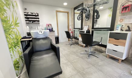 Studio 786 : Coiffeur à Camon