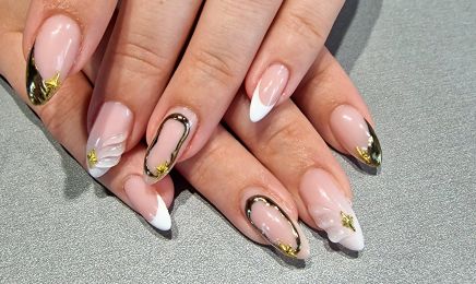 Douce heure des ongles : Manucure à Canéjan