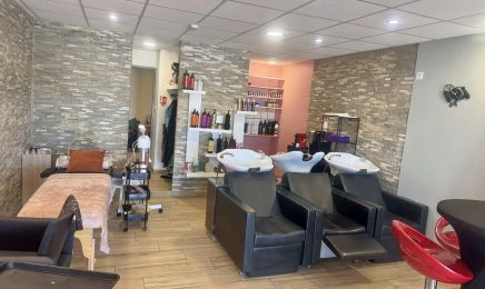 DORINA COIFFURE : Coiffeur à Les Angles