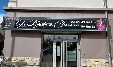 La Boîte À Cheveux By Émilie  : Coiffeur à Audincourt