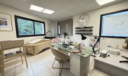 YUNI NAILS : Manucure à Velaux