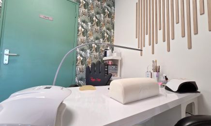 Institut Karine Beaute  : Manucure à Montendre