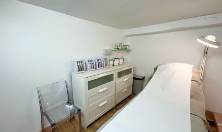 UNIQ’E - Studio de Beauté  : Manucure à Grenoble