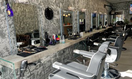 Apparence Friseur: Kosmetikstudio in Freising