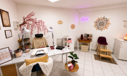 Aura Nail Studio : Manucure à Carquefou