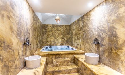 Smyrna Hammam & Spa - Le Pontet : Coiffeur à Le Pontet