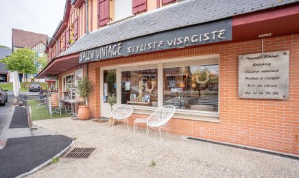 Vintage : Institut de beauté à Saint-Arnoult
