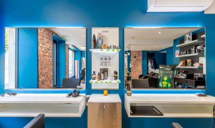 Couleurs du temps : Coiffeur à Saint-Jean-d'Angély