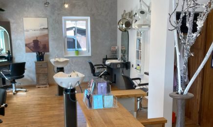 Schmölz Friseursalon: Friseur in Pfronten