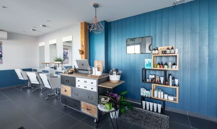 courbes et couleurs : Coiffeur à Bourg-des-Comptes