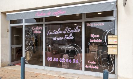 Salon d'Emilie et Une Folie : Coiffeur à Landiras