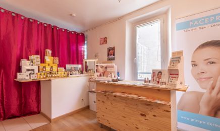 Carlyn Beauty  : Manucure à Sanary-sur-Mer